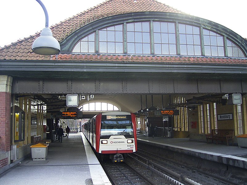 U-Bahnhof Mundsburg in Hamburg-Uhlenhorst