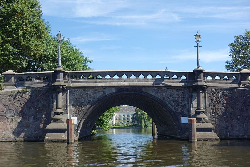Feenteichbrücke (Hamburg-Uhlenhorst)